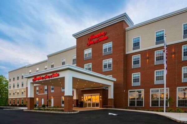 Hampton Inn & Suites